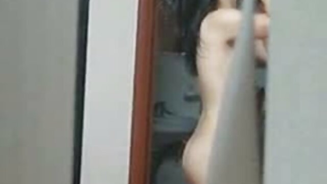 hd :  Чарівна ципочка порно дивитись безкоштовно Брук Скай плаває голяка в басейні Сексуальні відео 