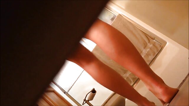 Висока чіткість :  Невірна білява Домогосподарка бажає, порно відео безкоштовно щоб її мокру соковиту кицьку з'їли на столі Безкоштовні порнофільми 